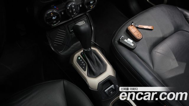 Jeep Renegade 2017 — photo 12
