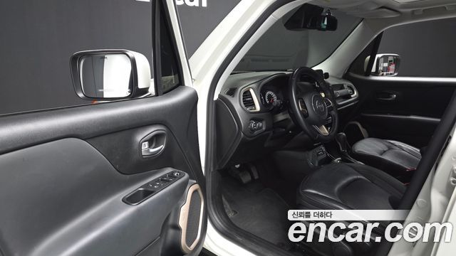 Jeep Renegade 2017 — photo 13