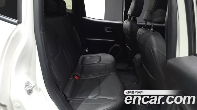 Jeep Renegade 2017 — photo 18