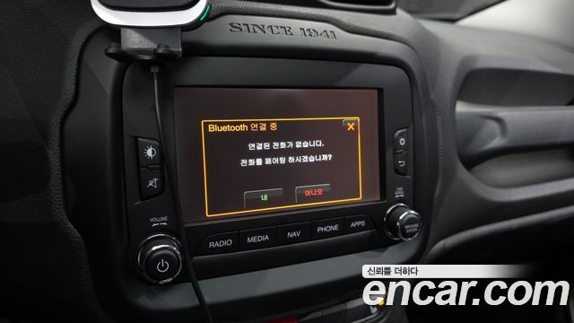 Jeep Renegade 2017 — photo 23