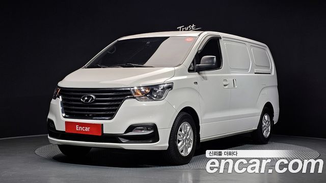 Hyundai Starex 2021 — photo 1