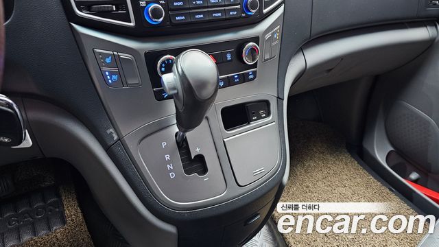 Hyundai Starex 2021 — photo 9