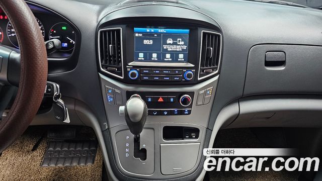 Hyundai Starex 2021 — photo 13