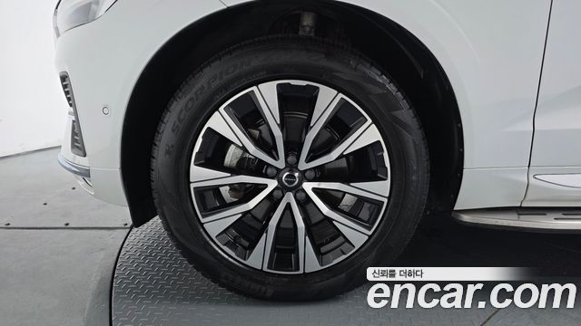 Volvo XC60 2023 — photo 5