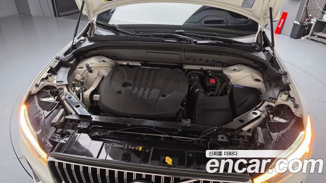 Volvo XC60 2023 — photo 6