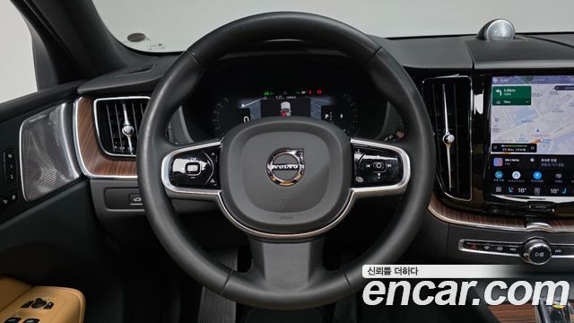 Volvo XC60 2023 — photo 19