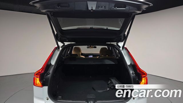 Volvo XC60 2023 — photo 26