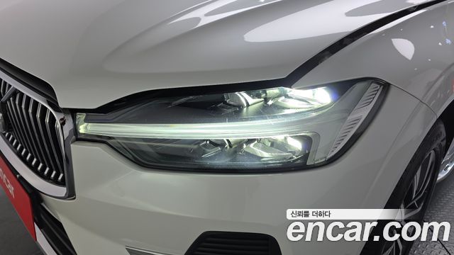 Volvo XC60 2023 — photo 8