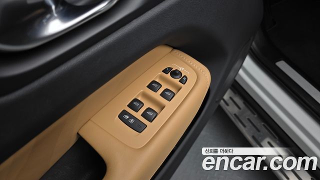 Volvo XC60 2023 — photo 30