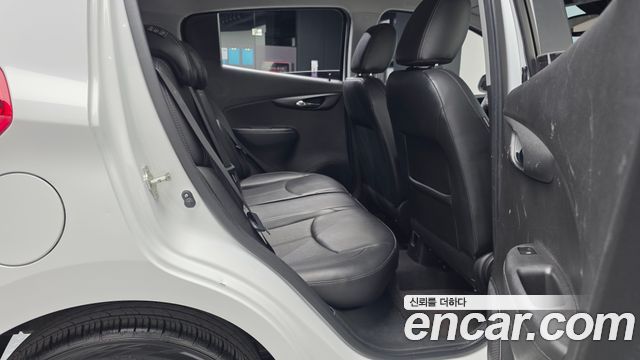 Chevrolet Korea Spark 2017 — photo 18