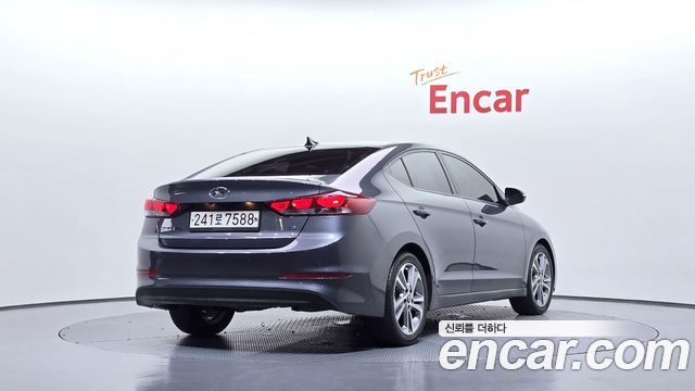 Hyundai AVANTE 2018 — photo 2