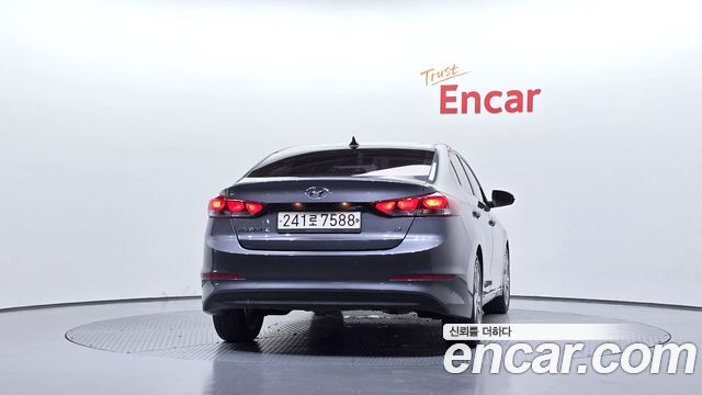 Hyundai AVANTE 2018 — photo 4