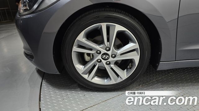 Hyundai AVANTE 2018 — photo 5