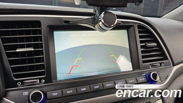 Hyundai AVANTE 2018 — photo 21