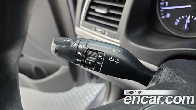 Hyundai AVANTE 2018 — photo 22