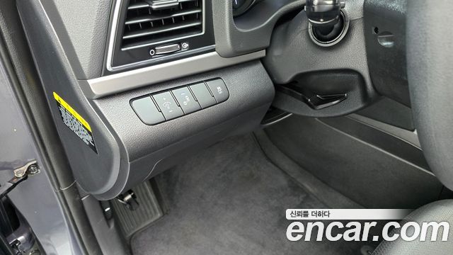 Hyundai AVANTE 2018 — photo 24