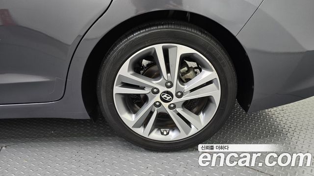Hyundai AVANTE 2018 — photo 7