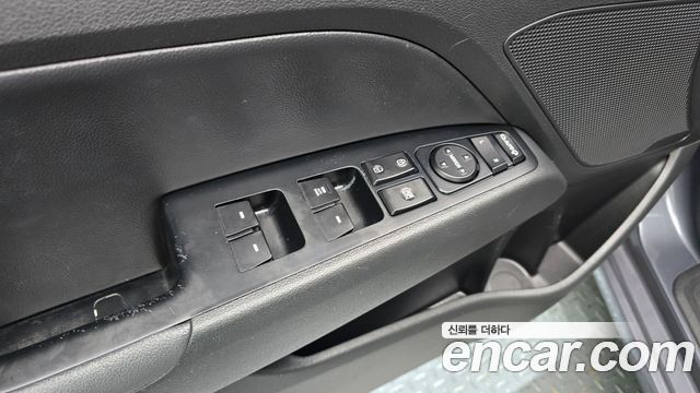 Hyundai AVANTE 2018 — photo 27