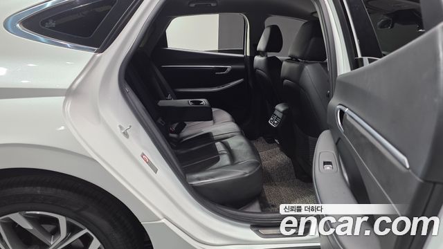 Hyundai Sonata 2022 — photo 17