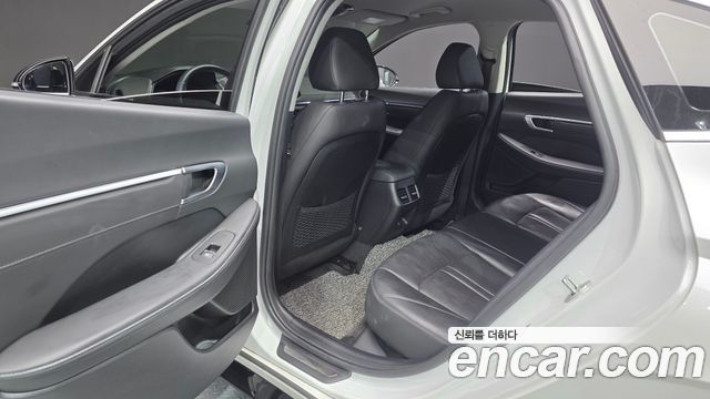 Hyundai Sonata 2022 — photo 18