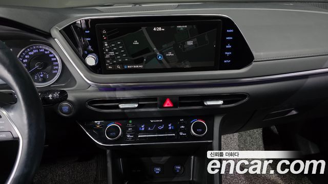 Hyundai Sonata 2022 — photo 19