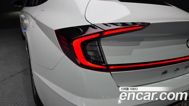 Hyundai Sonata 2022 — photo 9