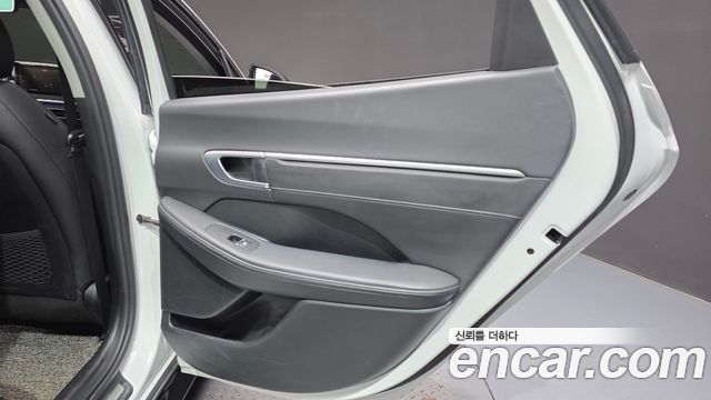 Hyundai Sonata 2022 — photo 15