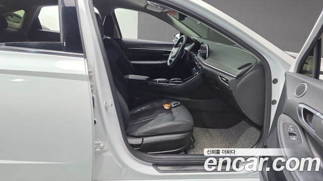 Hyundai Sonata 2022 — photo 16