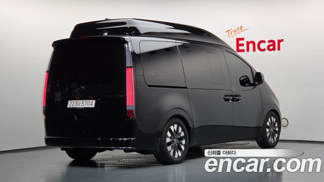 Hyundai Staria 2022 — photo 2