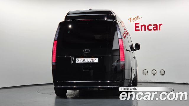 Hyundai Staria 2022 — photo 4