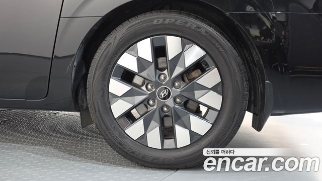 Hyundai Staria 2022 — photo 7
