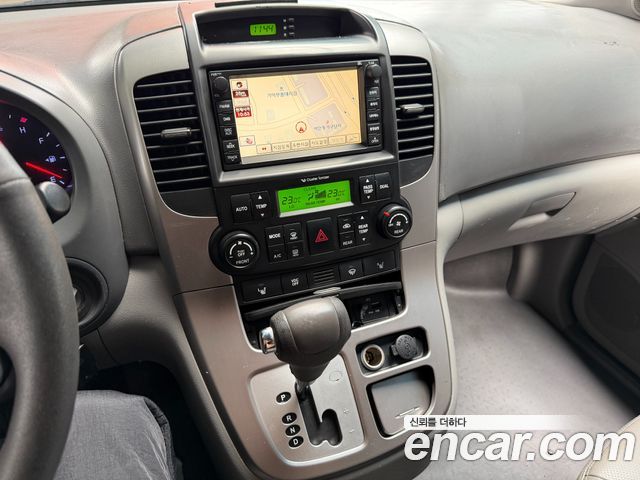 Kia Canival 2013 — photo 10