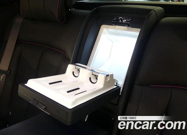 Rolls-Royce Phantom 2024 — photo 19