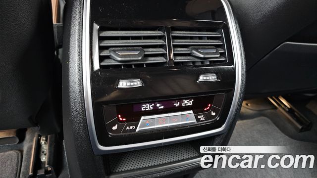 BMW X5 2020 — photo 25