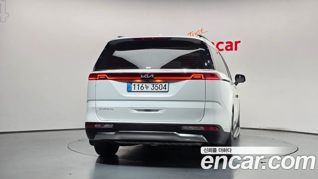 Kia Canival 2023 — photo 4