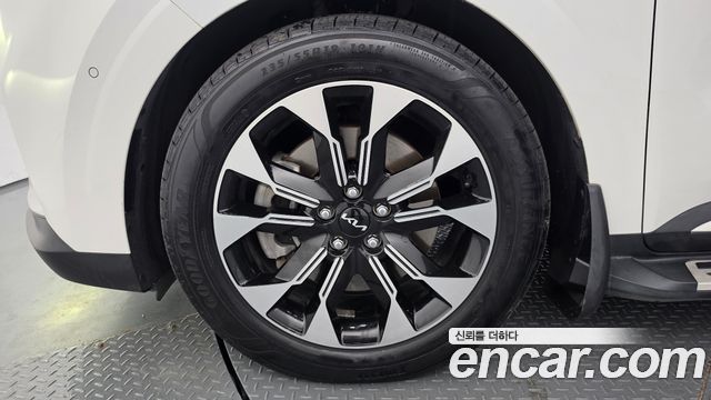 Kia Canival 2023 — photo 5