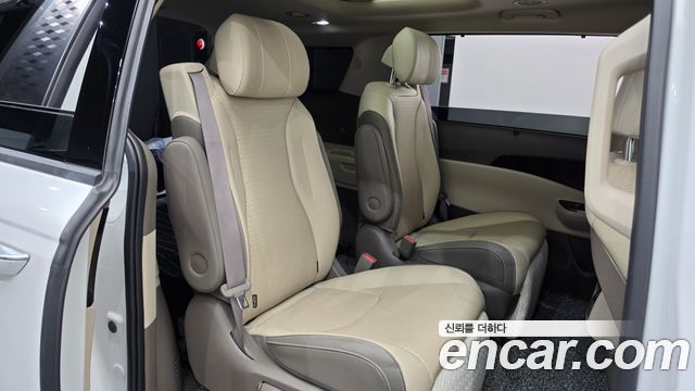 Kia Canival 2023 — photo 12