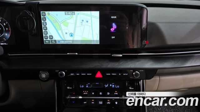 Kia Canival 2023 — photo 14