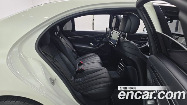 Mercedes-Benz S-Class 2017 — photo 11