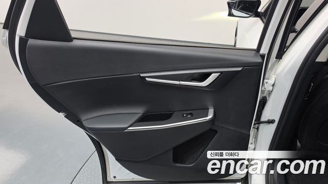 Kia EV6 2022 — photo 15
