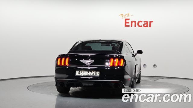 Ford Mustang 2017 — photo 4