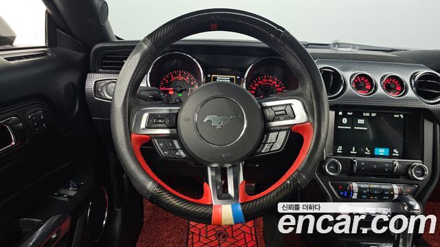 Ford Mustang 2017 — photo 19