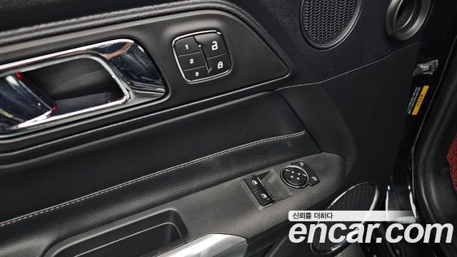 Ford Mustang 2017 — photo 24