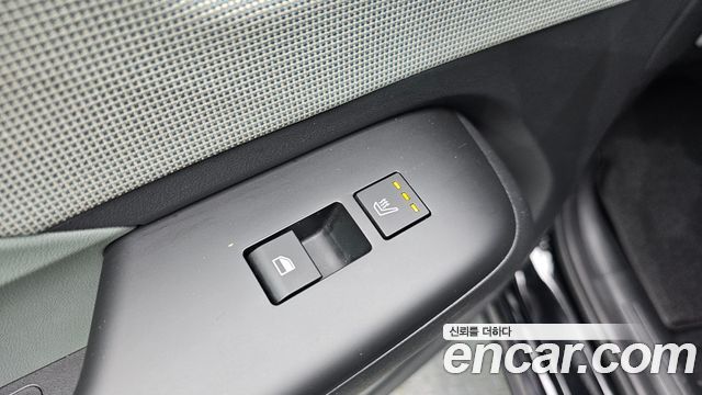 Hyundai Kona 2023 — photo 28