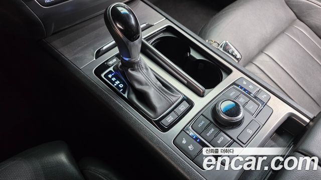 Hyundai Genesis 2016 — photo 9