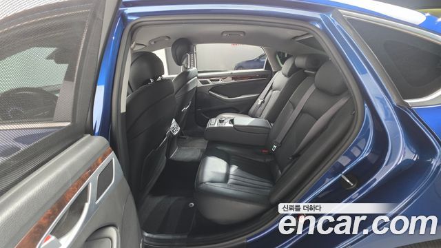 Hyundai Genesis 2016 — photo 17