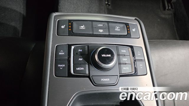 Hyundai Genesis 2016 — photo 18