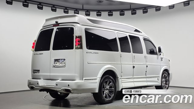 Chevrolet Express Van 2015 — photo 2