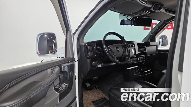 Chevrolet Express Van 2015 — photo 10