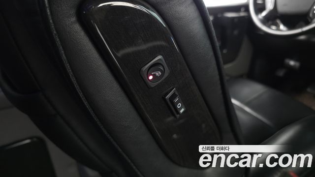 Chevrolet Express Van 2015 — photo 17